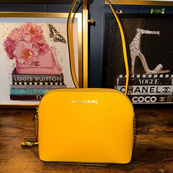 Michael Kors Jet Set Dome Crossbody – Yellow Saffiano Leather - Picture 1 of 5